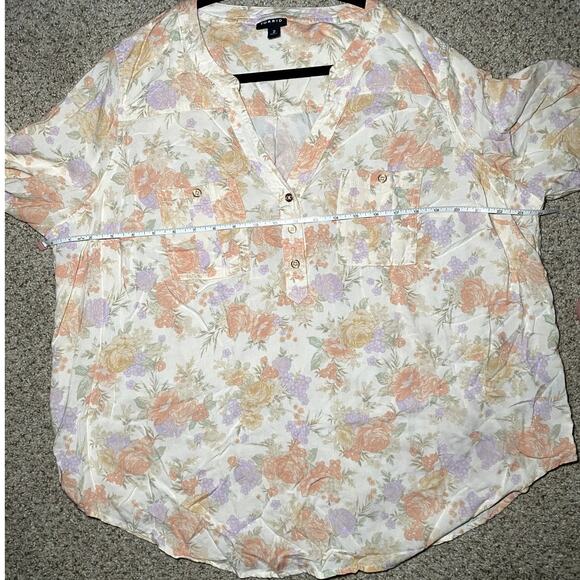 Torrid - Button-Up Blouse Size 2 - Pastel Floral Pattern - Picture 9 of 10
